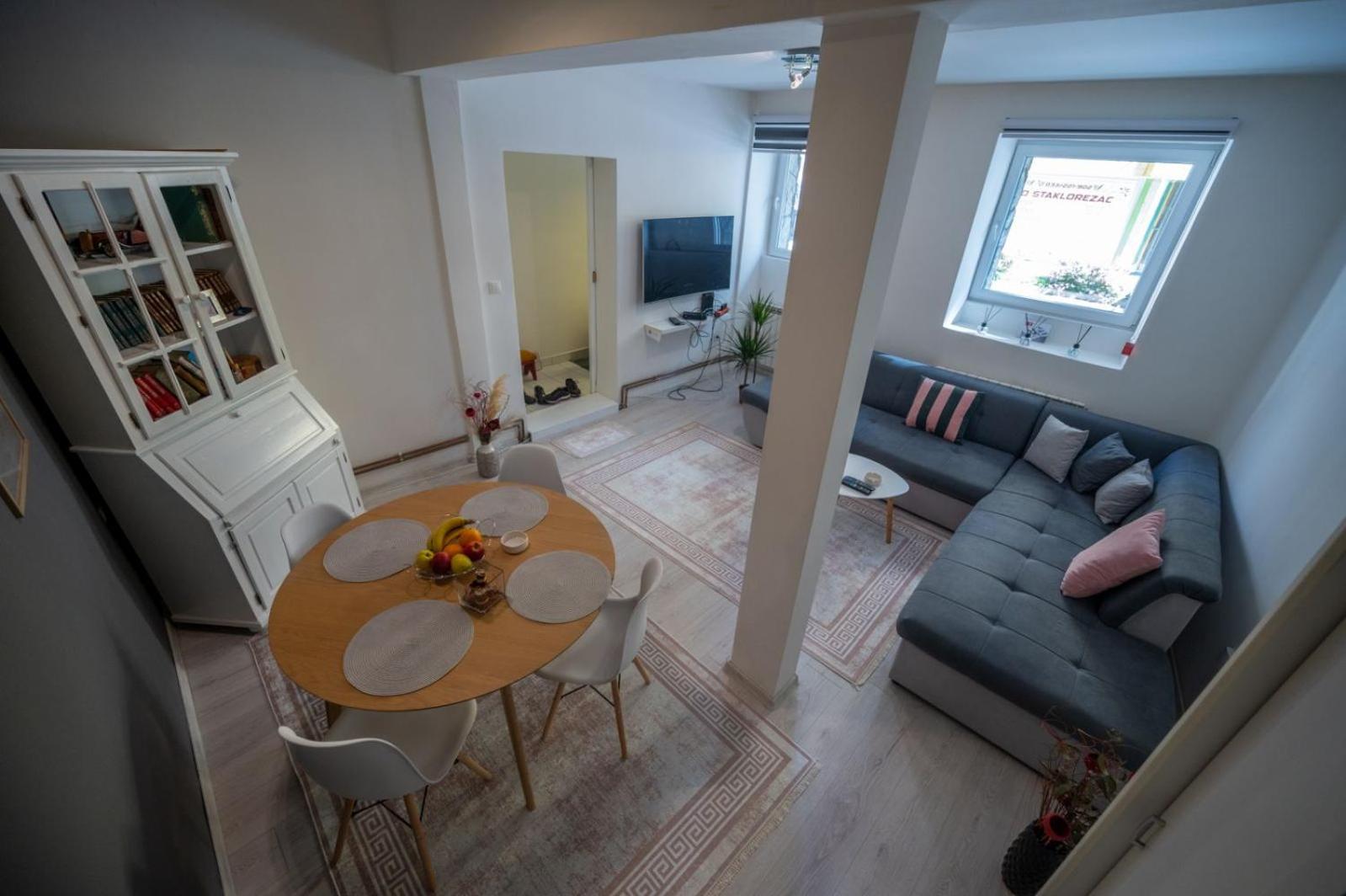 Miljacka Apartment *